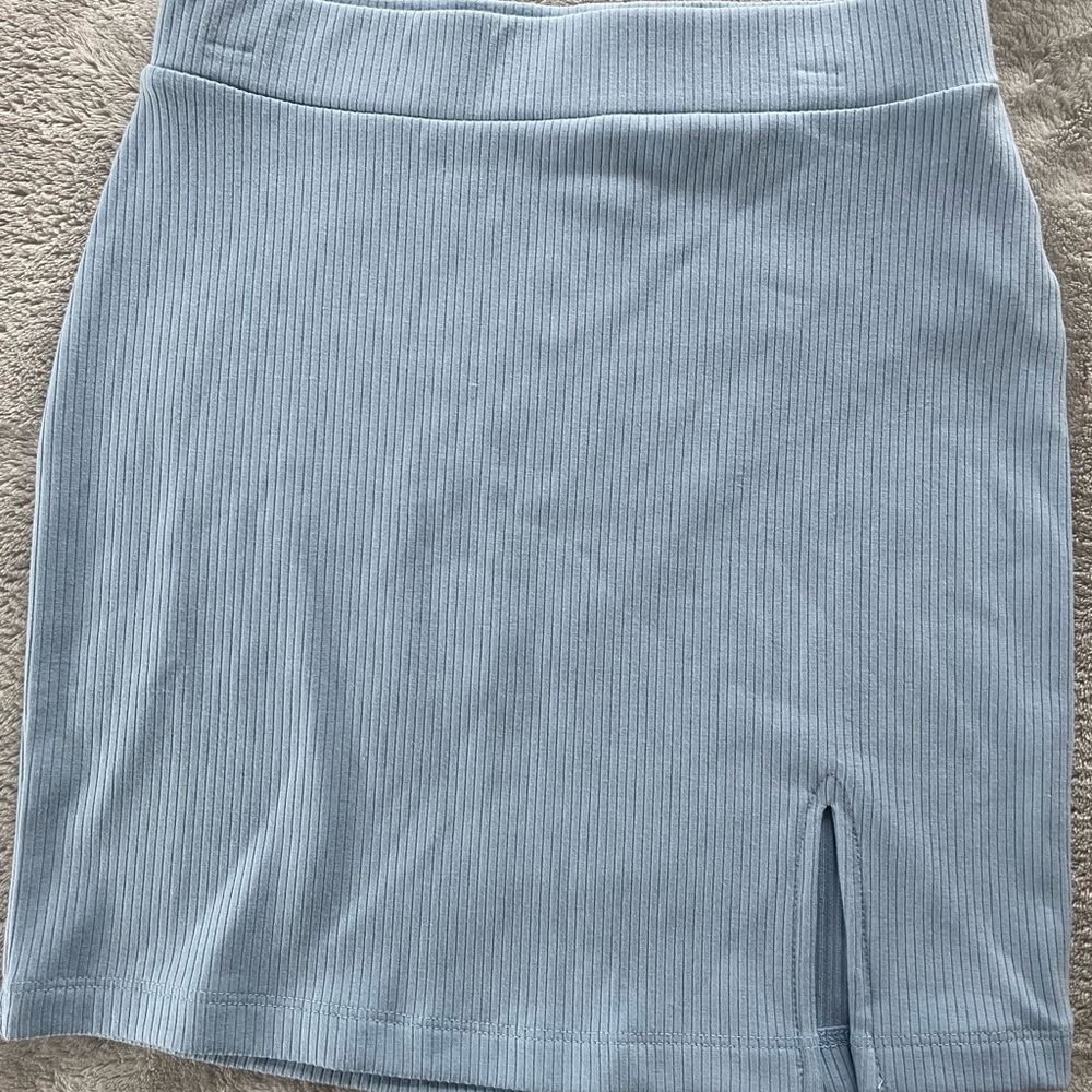 slim fit light blue skirt with a slit from h&m
